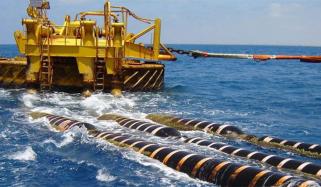 کراچی: عالمی سب میرین کیبل سی می وی 6 ہاکس بے کے ساحل پر پہنچ گئی