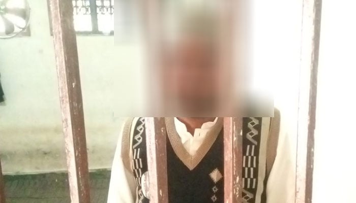 ترجمان الیکشن کمشنر پنجاب کا کہنا ہے کہ زیر حراست شخص محمد کلیم ولد محمد امین سکنہ چک نمبر 192 ر ب حبیب نگر کا رہائشی ہے—