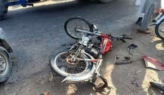 کراچی: ٹرک کی ٹکر سے موٹرسائیکل سوار جاں بحق، ایک زخمی