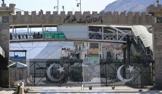 پاک افغان سرحد کی بندش سے افغان معیشت پر منفی اثرات نمایاں ہونے لگے