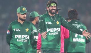 زمبابوے کو شکست، پاکستان فائنل میں