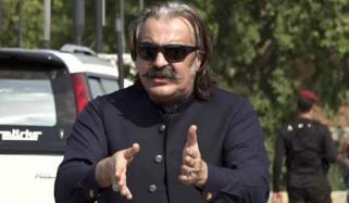 شراب و اسلحہ برآمدگی کیس: علی امین گنڈاپور کے وارنٹ گرفتاری جاری