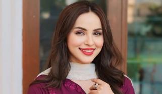 نمرہ احمد کا پیدائش کے وقت قبول نہ کیے جانے کا انکشاف