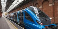 انگلینڈ میں آئندہ برس ریل کے کرائے منجمند رکھنے کا حکومتی فیصلہ