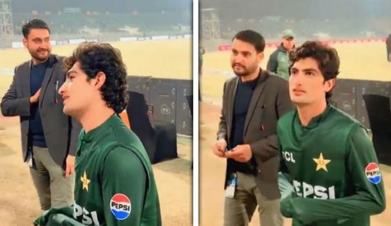 میرے ابو بہت ڈانٹتے ہیں: نسیم شاہ کا معصومانہ جواب وائرل