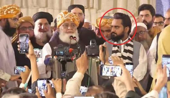 غیر قانونی اسلحہ رکھنے پر فرخ کھوکھر کو گرفتار کرلیا گیا