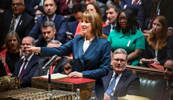 برطانوی وزیر خزانہ نے پارلیمنٹ میں نئے مالی سال کا بجٹ پیش کر دیا