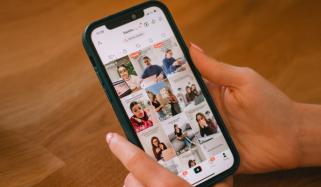 حد سے زیادہ اسکرولنگ دماغ کو نقصان پہنچاتی ہے: نئی تحقیق نے خطرے کی گھنٹی بجا دی