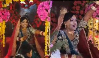 بھارت: دلہن شادی میں اپنی بارات لیکر رقص کرتے ہوئے پہنچ گئی 