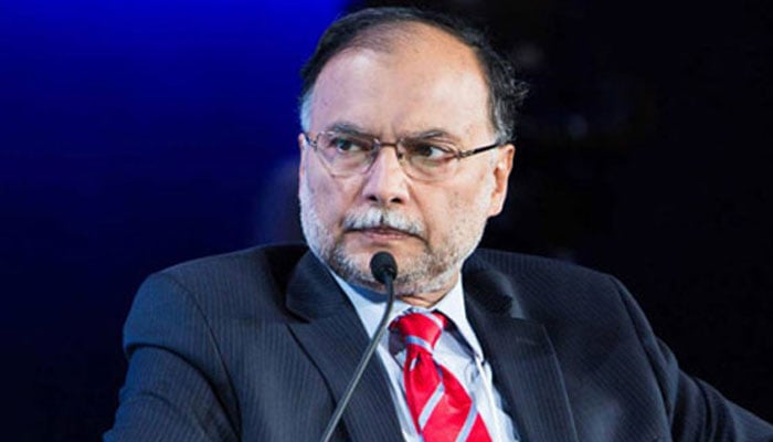 حکومت جی بی، آزاد کشمیر کو جائز این ایف سی دینا چاہتی ہے، احسن اقبال