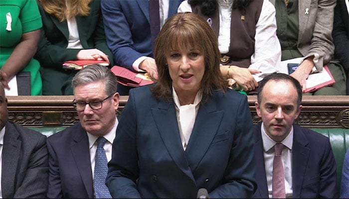 برطانوی چانسلر کا ٹو چائلڈ بینیفٹ کیپ ختم کرنے کا اعلان، لیبر ارکانِ پارلیمنٹ کا اظہار مسرت