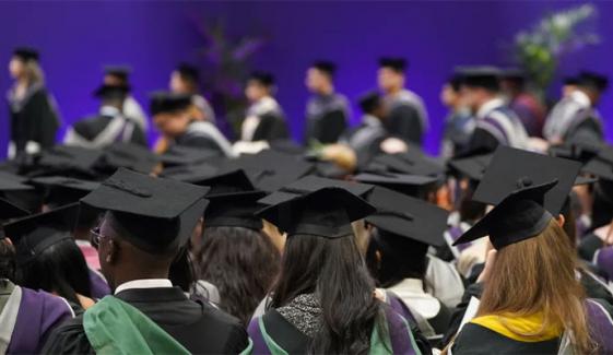 انگلینڈ میں 50 ہائر ایجوکیشن ادارے بندش کے خطرے سے دوچار