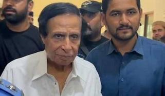 مبینہ بھرتیوں کا کیس: پرویز الہٰی کا عدالت میں پیش نہ ہونے کا فیصلہ