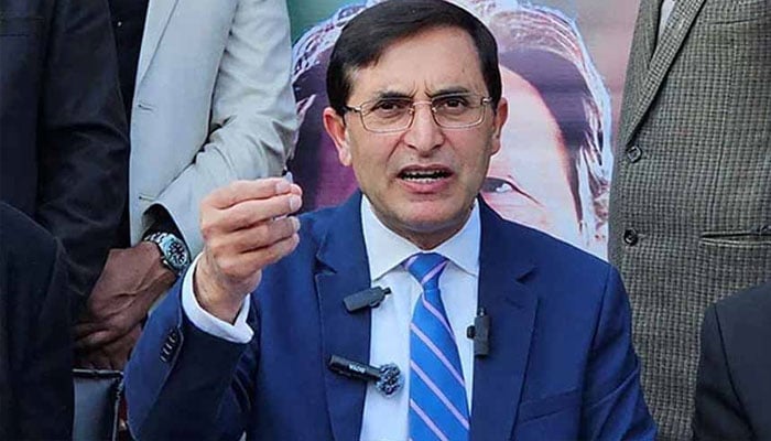 اپوزیشن نے اسمبلی کے باہر اپنی اسمبلی نہیں لگائی تاکہ آگے بڑھا جا سکے، چیئرمین تحریکِ انصاف بیرسٹر گوہر - (فائل فوٹو)