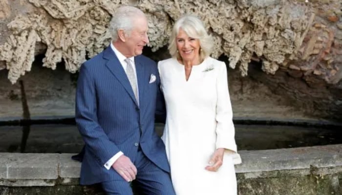 Queen Camilla earns rave reviews from King Charles after major glam event