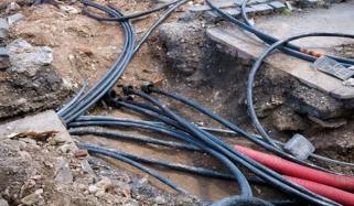 کے الیکٹرک کی بڑی کارروائی، زیرِ زمین غیرقانونی نیٹ ورک پکڑ لیا