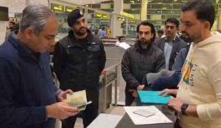 وزیرداخلہ محسن نقوی کا اچانک اسلام ایئرپورٹ کا دورہ، ویزا ایجنٹ کیخلاف کارروائی کا حکم