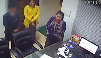 بھارت: 4 منٹ میں 52 مرتبہ سوری، معافی نہ ملی تو طالب علم نے تیسری منزل سے چھلانگ لگادی 