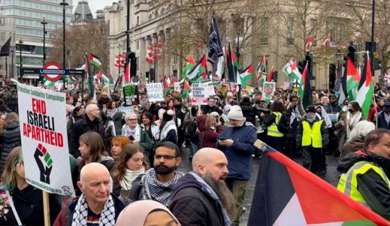 فلسطینیوں پر اسرائیلی جارحیت کے خلاف لندن میں مظاہرہ