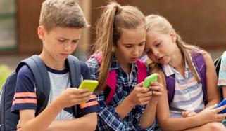 آسٹریلیا بچوں پر سوشل میڈیا پابندی لگانے والا پہلا ملک بن گیا