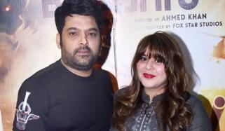 بیوی کے سامنے اداکارہ سے رومانس، ہاتھ کانپ جاتے ہیں، کپل شرما