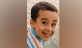 کراچی: مین ہول میں گر کر جاں بحق بچے کی نماز جنازہ ادا، اہلخانہ کا میئر سے مستعفی ہونے کا مطالبہ 