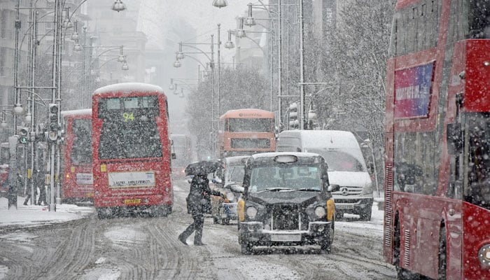 برطانیہ میں آئندہ ہفتے شدید برفباری کی وارننگ جاری