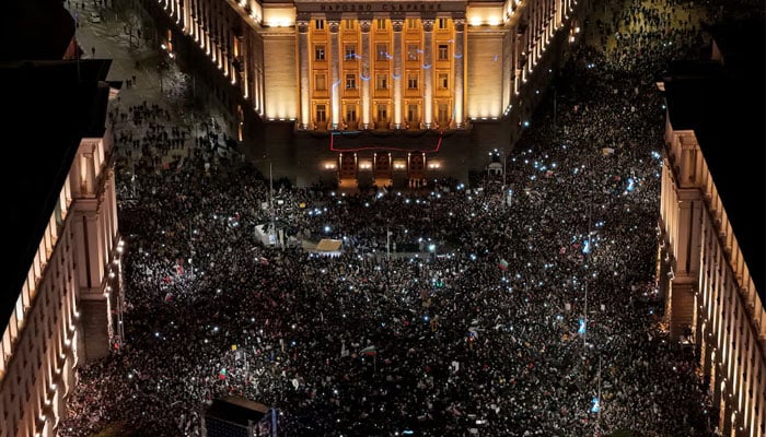 -- تصویر سوشل میڈیا