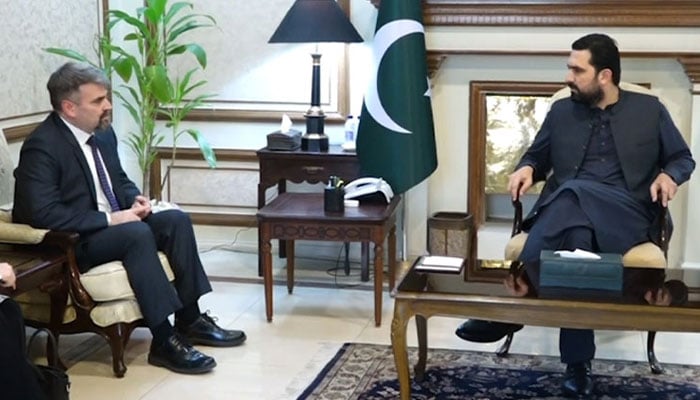 وزیراعلیٰ کے پی سہیل آفریدی سے امریکی قونصل جنرل تھامس ایکرٹ کی ملاقات