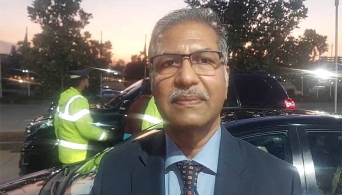 بانی کی قید تنہائی کسی قانون میں جائز نہیں، بیرسٹر علی ظفر