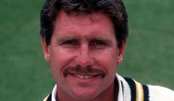 انگلینڈ کے سابق مڈل آرڈر بیٹر رابن اسمتھ انتقال کر گئے