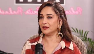 ’ہر کوئی کہتا ہے خواتین کو زیادہ معاوضہ ملنا چاہیے،‘ تنخواہ کے فرق پر مادھوری ڈکشٹ کا بیان