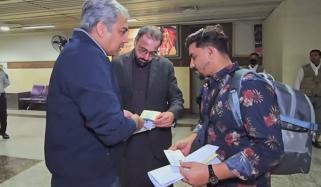  سفری دستاویزات والے مسافر کو سفر سے نہ روکا جا رہا، نہ ہی روکا جائے گا: محسن نقوی