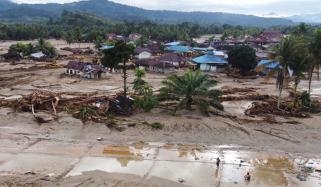 انڈونیشیا: سماٹرا میں سیلاب و لینڈ سلائیڈنگ، ہلاکتوں کی تعداد 708 ہوگئی