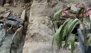 کراچی: نیپا پر کھودا گیا مقام 3 دن بعد بھی ویسا ہی ہے، گڑھا بند کرنے کا دعویٰ غلط نکلا 