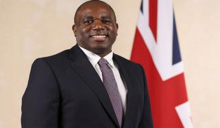 حادثاتی طور پر رہا 12قیدیوں میں سے دو ابھی تک فرار ہیں، برطانوی وزیر انصاف