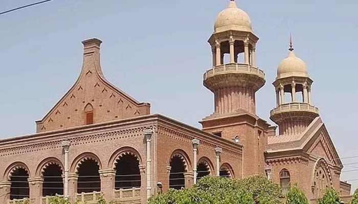 پنجاب موٹر وہیکل آرڈیننس2025 کے خلاف درخواست پر سماعت آج ہوگی