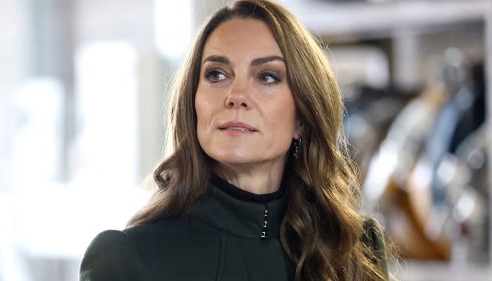 Kate Middleton receives hug from cancer-stricken singer despite restriction