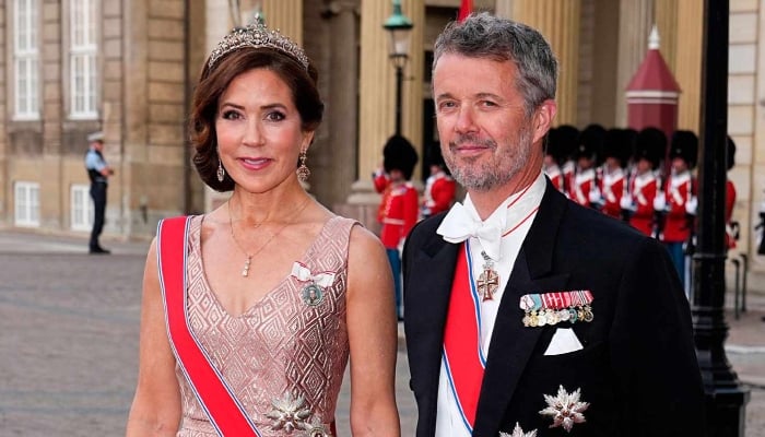 Queen Mary tucks special wedding symbol into Christmas tree