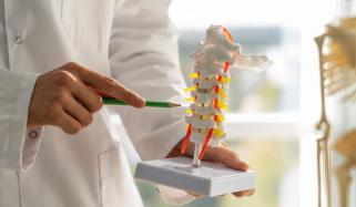 کیا جسم کی چربی سے ٹوٹی ہوئی ریڑھ کی ہڈی کے علاج ممکن ہے؟