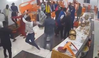 شادی میں رس گلے ختم ہونے پر کرسیاں چل گئیں 