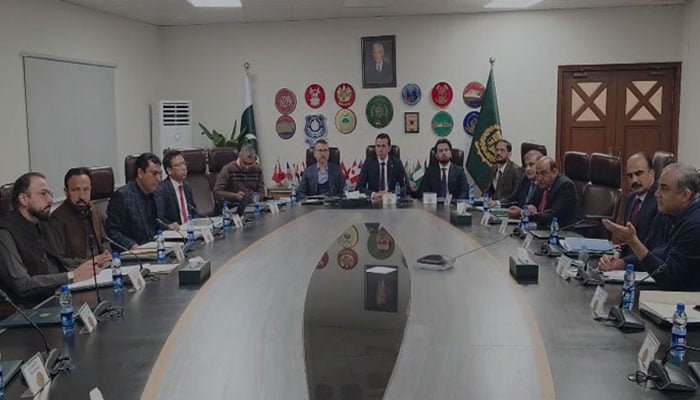 جعلی دستاویزات پر بیرون ممالک جانے والوں کے خلاف شکنجہ سخت