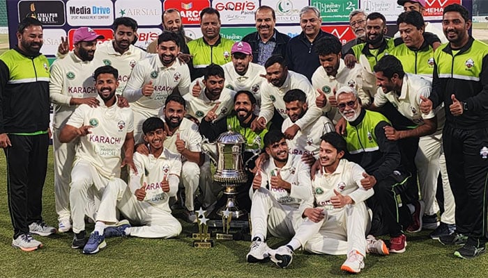 قائدِ اعظم ٹرافی کا ٹائٹل کراچی بلیوز نے اپنے نام کر لیا