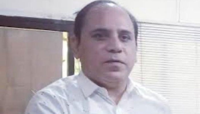 ڈاکٹر معظم علی خان۔فوٹو: فائل