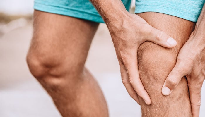 گھٹنے چٹخنے کی آواز طبی مسائل کی ممکنہ علامت