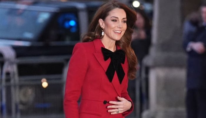 Kate Middleton arrives at Christmas Carol Service despite last-minute hiccup