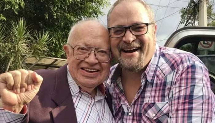 ایل پولی ووز کے نام سے مشہور میکسیکن کامیڈین ایجواردو مانزانو کی یادگار تصویر—بشکریہ غیر ملکی میڈیا