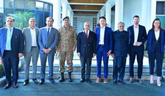 بائنانس کے گلوبل سی ای او رچرڈ ٹینگ کی وزیرِ اعظم شہباز شریف سے ملاقات