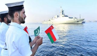 عمان رائل نیوی کا فلوٹیلا بحری مشق میں شرکت کیلئے کراچی پہنچ گیا