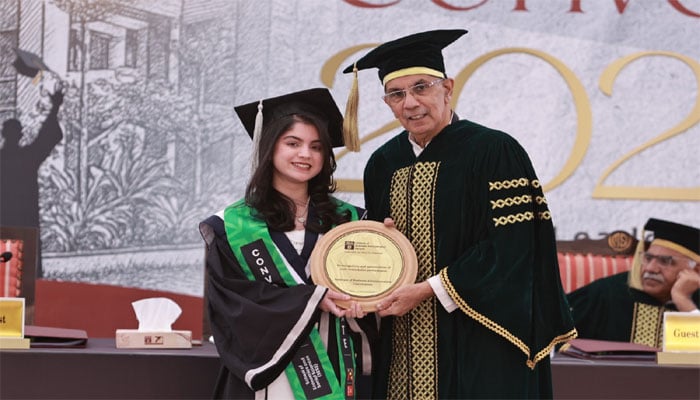 آئی بی اے کراچی کا کانووکیشن 2025ء، 1046 طلبہ کو ڈگریاں دی گئیں